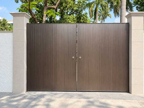Fluted Aluminium Main Gate