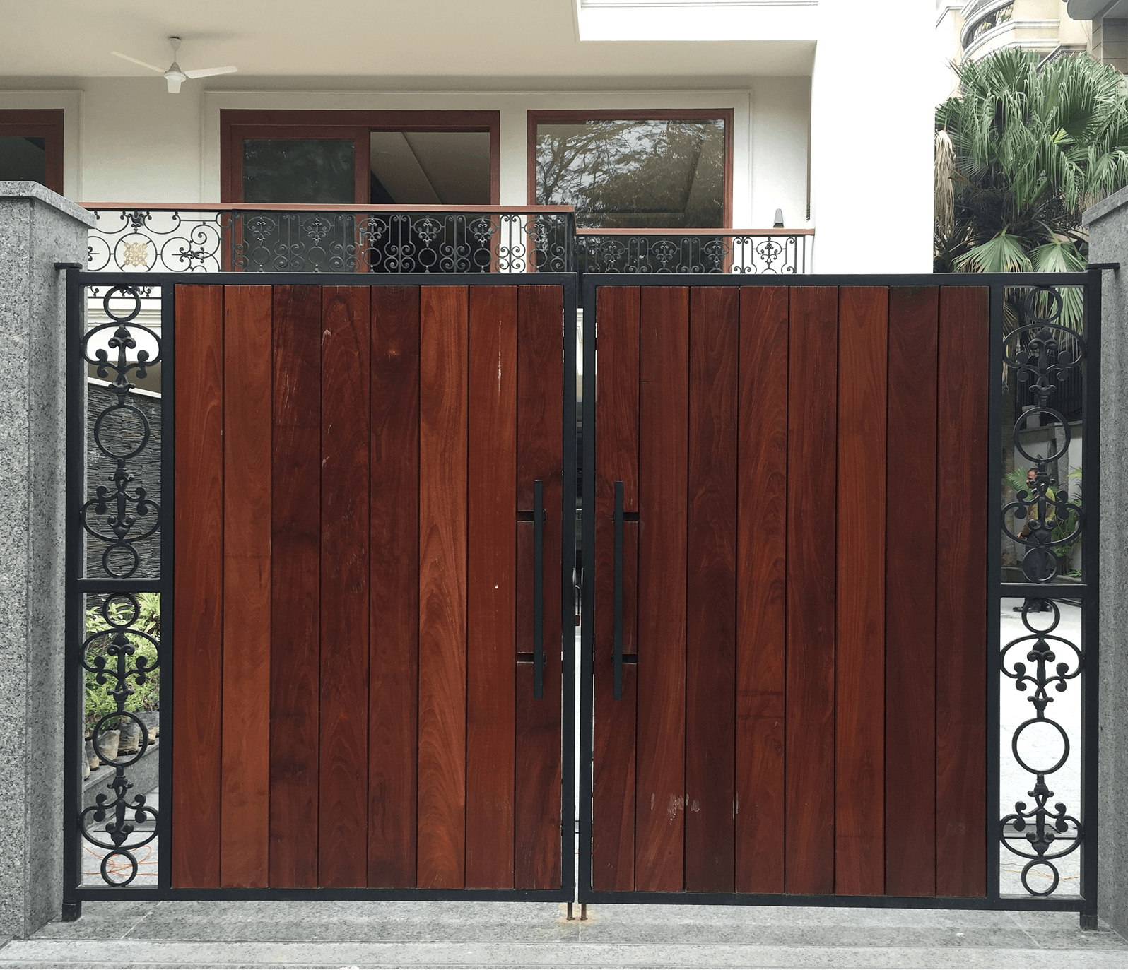 Rosewood & Iron